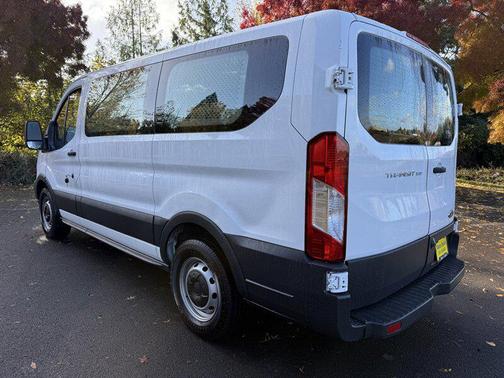 2017 Ford Transit-150 XL