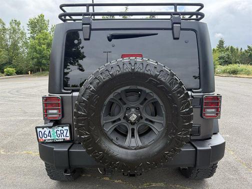 Granite Crystal Metallic Clearcoat 2014 Jeep Wrangler Unlimited Rubicon
