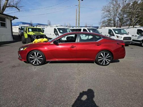 2020 Nissan Altima SR FWD