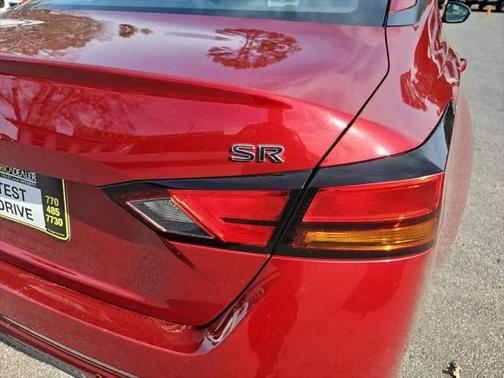 2020 Nissan Altima SR FWD