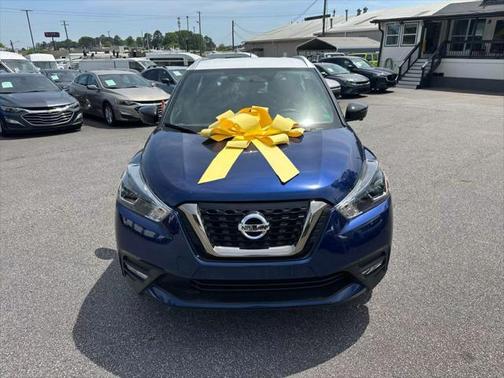 2019 Nissan Kicks SR