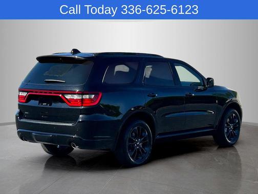 DB Black Crystal Clearcoat 2026 Dodge Durango GT