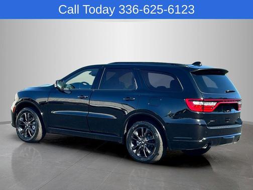 DB Black Crystal Clearcoat 2026 Dodge Durango GT
