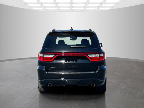 DB Black Crystal Clearcoat 2026 Dodge Durango GT