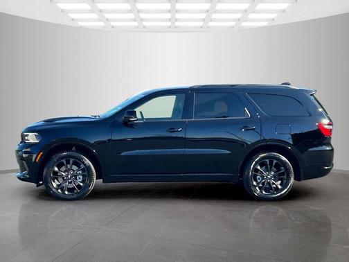 DB Black Crystal Clearcoat 2026 Dodge Durango GT
