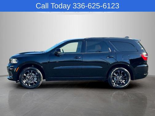 DB Black Crystal Clearcoat 2026 Dodge Durango GT