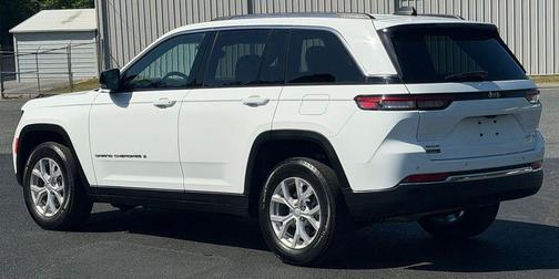 Bright White Clearcoat 2023 Jeep Grand Cherokee Limited