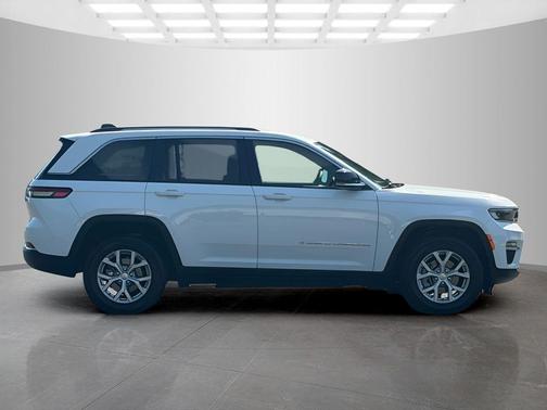 Bright White Clearcoat 2023 Jeep Grand Cherokee Limited