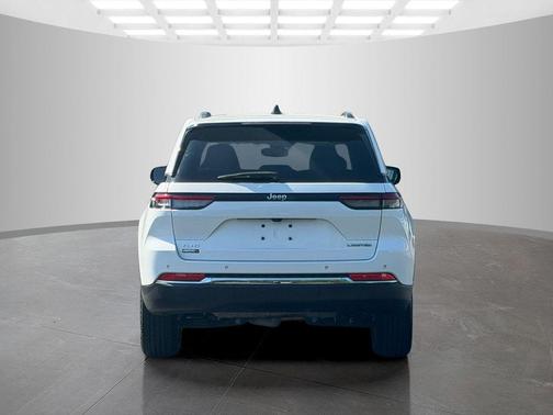 Bright White Clearcoat 2023 Jeep Grand Cherokee Limited