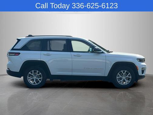 Bright White Clearcoat 2023 Jeep Grand Cherokee Limited