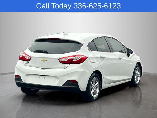 Summit White 2017 Chevrolet Cruze LT