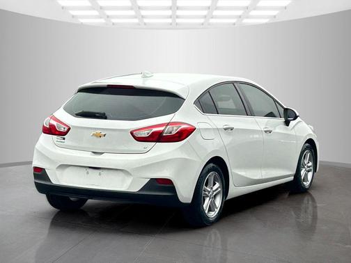Summit White 2017 Chevrolet Cruze LT