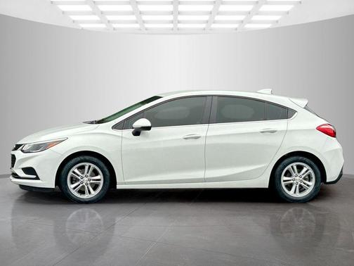 Summit White 2017 Chevrolet Cruze LT