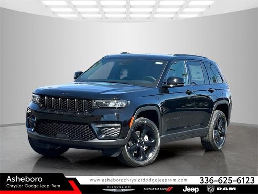 2025 Jeep Grand Cherokee Laredo