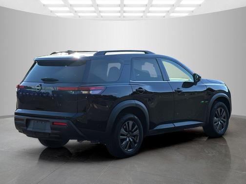 Super Black 2023 Nissan Pathfinder SV