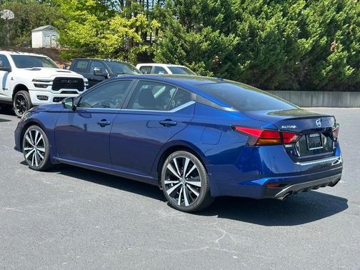 2022 Nissan Altima 2.0 SR