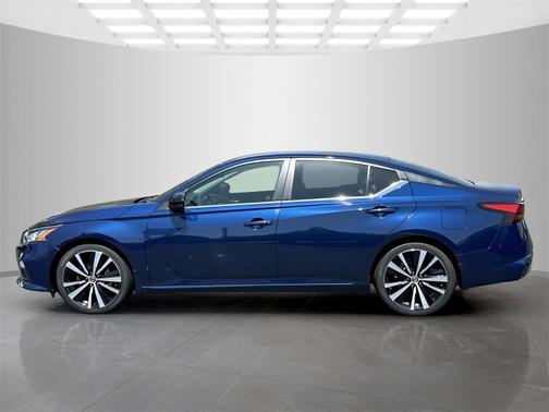 2022 Nissan Altima 2.0 SR