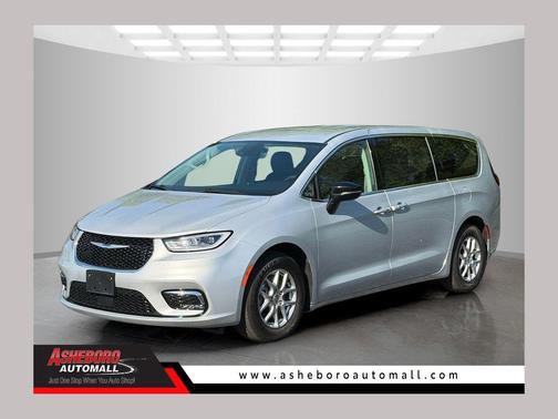 Silver Mist Clearcoat 2024 Chrysler Pacifica Touring-L