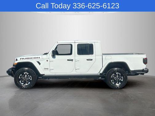 Bright White Clearcoat 2026 Jeep Gladiator Rubicon
