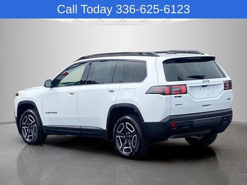Bright White Clearcoat 2026 Jeep Cherokee LAREDO/LIMITED