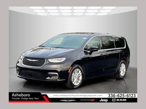 Diamond Black 2026 Chrysler Pacifica Select