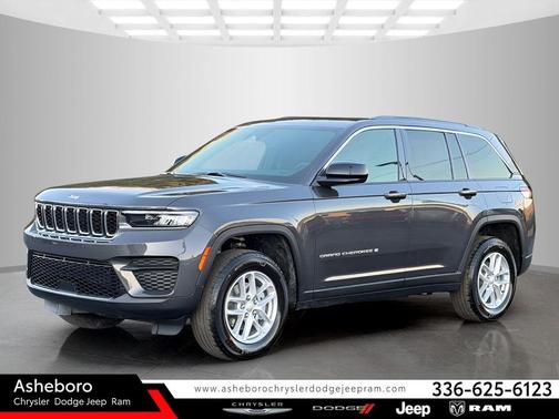 Metallic 2026 Jeep Grand Cherokee Laredo