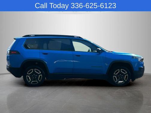 Hydro Blue Pearlcoat 2026 Jeep Cherokee LAREDO/LIMITED