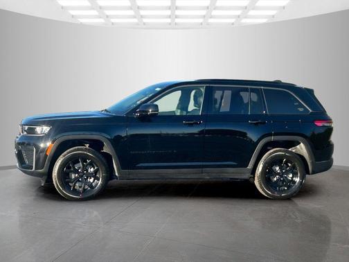 2026 Jeep Grand Cherokee Laredo