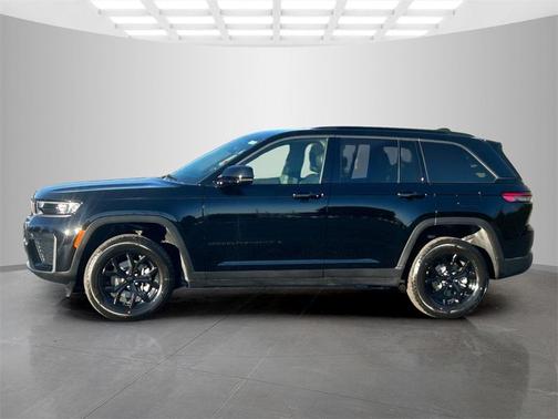 2026 Jeep Grand Cherokee Laredo