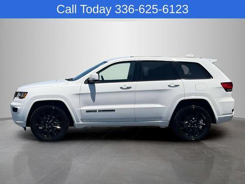 Bright White Clearcoat 2021 Jeep Grand Cherokee Laredo X