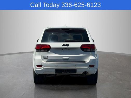 Bright White Clearcoat 2021 Jeep Grand Cherokee Laredo X