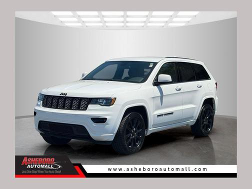 Bright White Clearcoat 2021 Jeep Grand Cherokee Laredo X