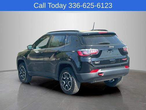 Diamond Black 2026 Jeep Compass Trailhawk