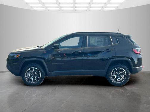 Diamond Black 2026 Jeep Compass Trailhawk