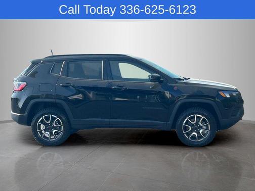 Diamond Black 2026 Jeep Compass Trailhawk