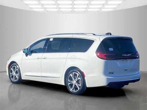 2026 Chrysler Pacifica Pinnacle