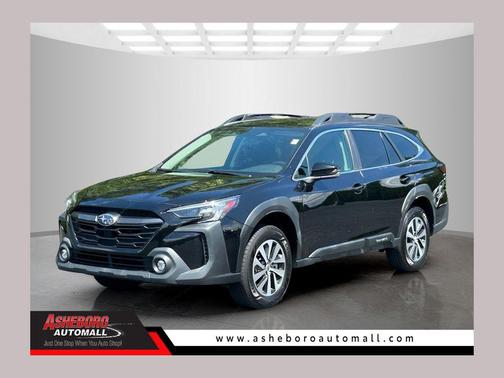 Crystal Black Silica 2023 Subaru Outback Premium
