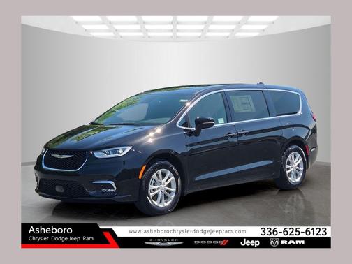 Diamond Black 2026 Chrysler Pacifica Select