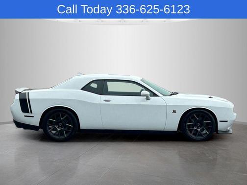 Bright White Clearcoat 2016 Dodge Challenger R/T Scat Pack