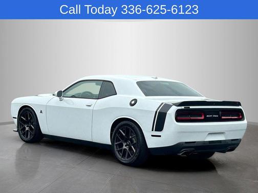 Bright White Clearcoat 2016 Dodge Challenger R/T Scat Pack