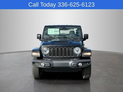 Black Clearcoat 2025 Jeep Gladiator Sport