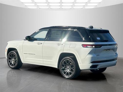 2025 Jeep Grand Cherokee Summit