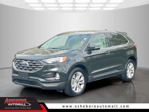 Green Metallic 2023 Ford Edge Titanium
