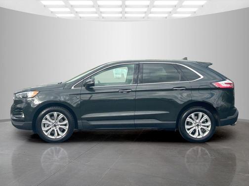Green Metallic 2023 Ford Edge Titanium