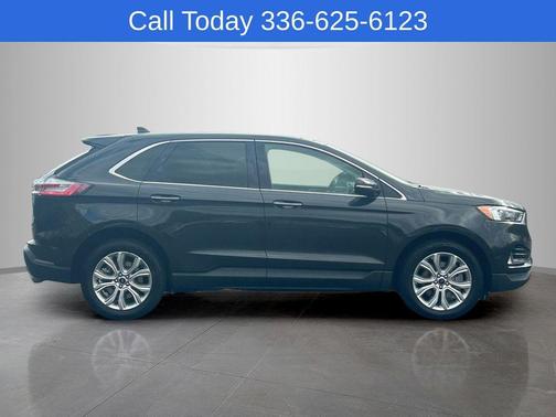 Green Metallic 2023 Ford Edge Titanium
