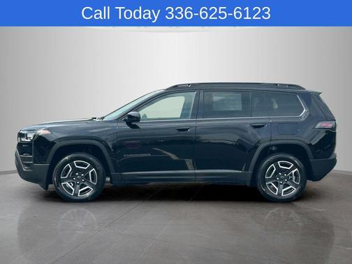 Diamond Black 2026 Jeep Cherokee LAREDO/LIMITED
