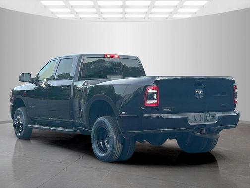 Diamond Black 2021 RAM 3500 Big Horn