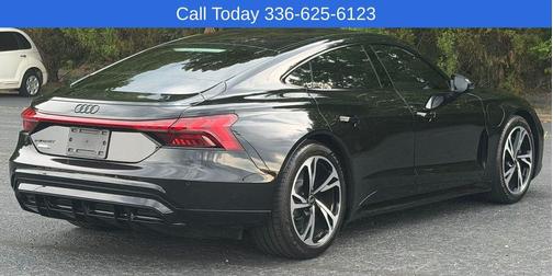 Mythos Black Metallic 2023 Audi e-tron GT Premium Plus