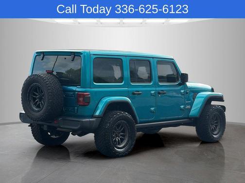 Bikini Pearlcoat 2019 Jeep Wrangler Unlimited Sahara