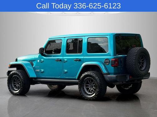 Bikini Pearlcoat 2019 Jeep Wrangler Unlimited Sahara